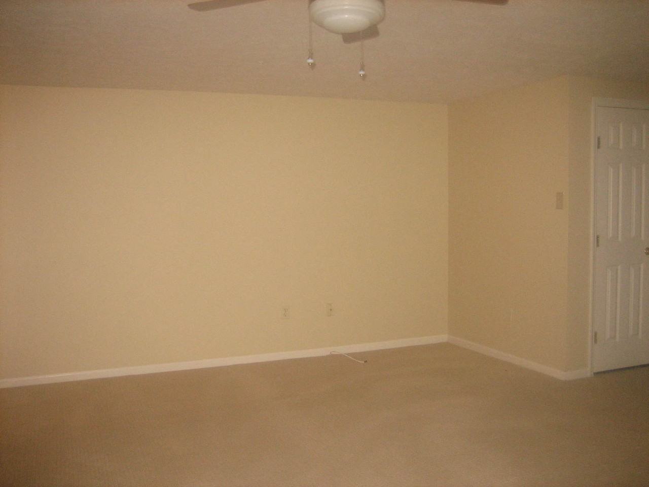 1002B Jessicas Ct - Photo 4 of 20