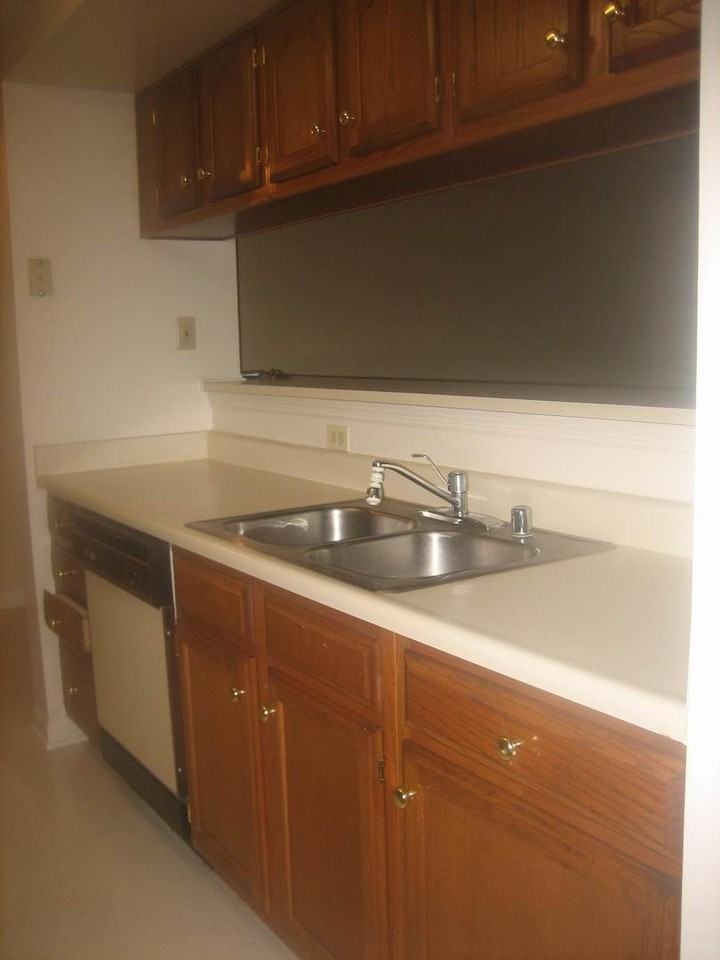 1002B Jessicas Ct - Photo 7 of 20