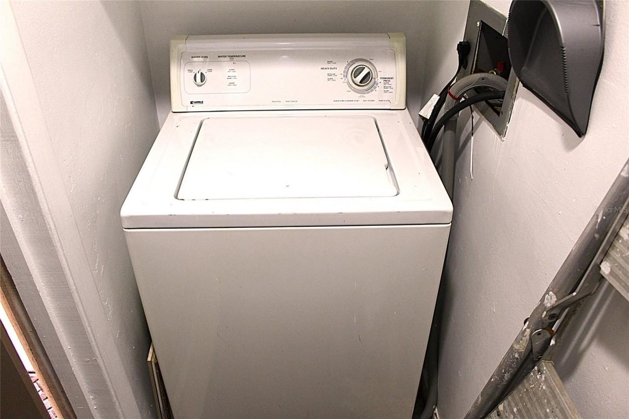 5083 Eaglesmere Dr - Photo 5 of 31