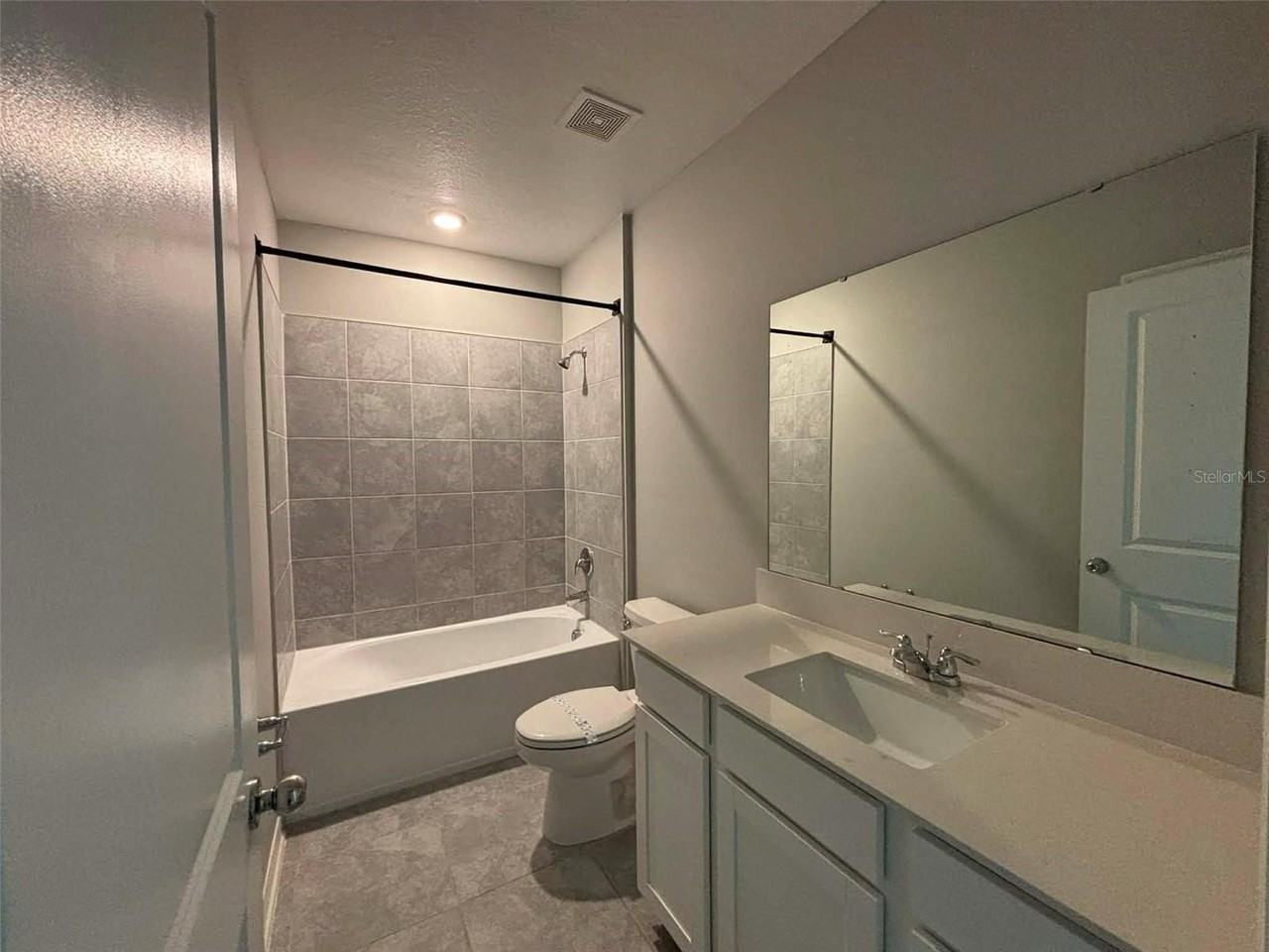 Austin Ter - Photo 7 of 24