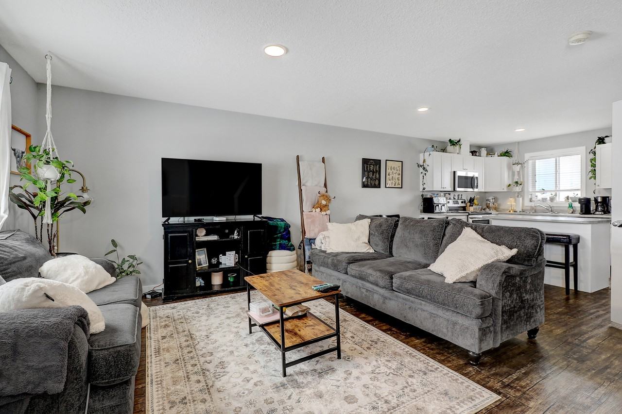 9515B 112 Ave #1 - Photo 3 of 10