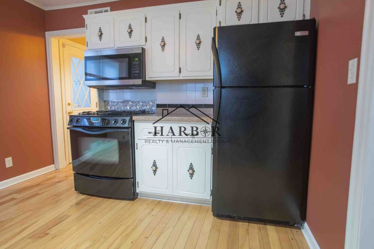 1350 2nd St Nw - Photo 2 of 23