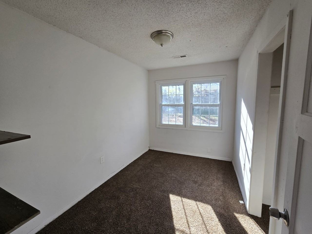 315 Se 34th St - Photo 3 of 9