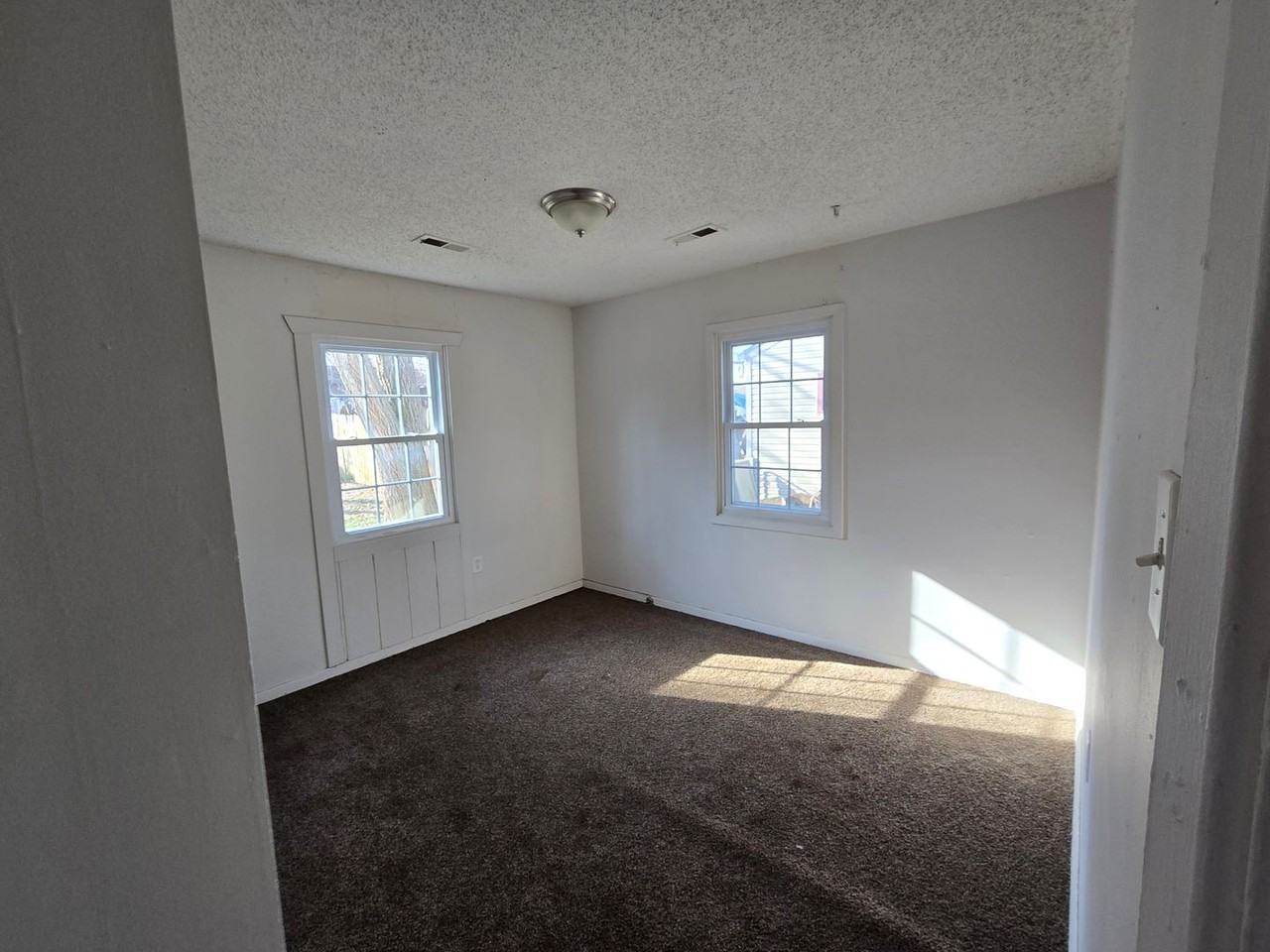 315 Se 34th St - Photo 4 of 9