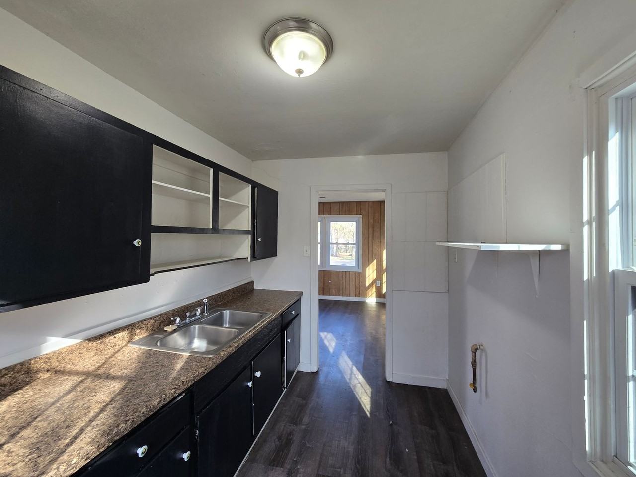 315 Se 34th St - Photo 7 of 9