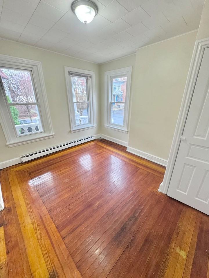 43 N West St - Photo 6 of 15