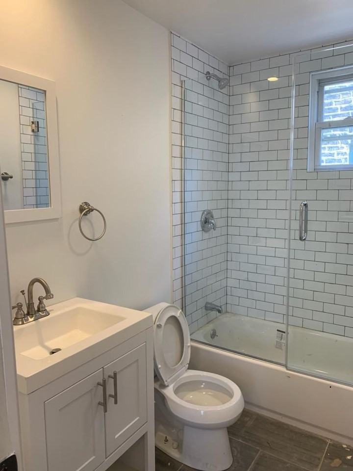 1401 N Oakley - Photo 2 of 11