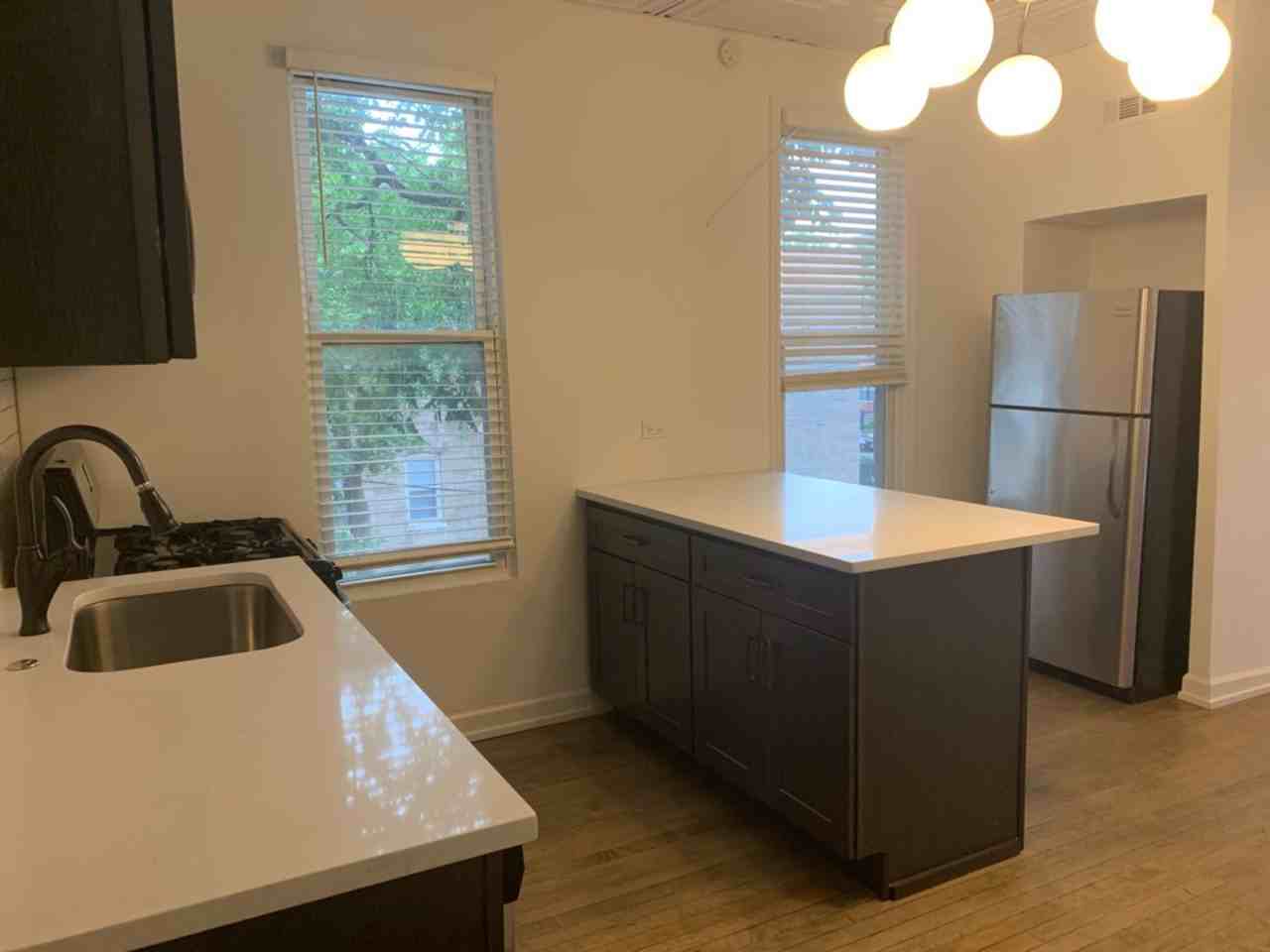 1401 N Oakley - Photo 6 of 11