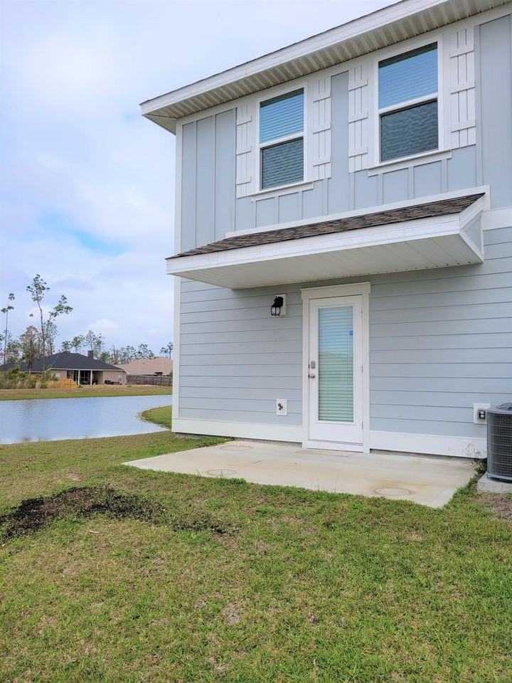 1637 Caleigh Ct - Photo 3 of 19