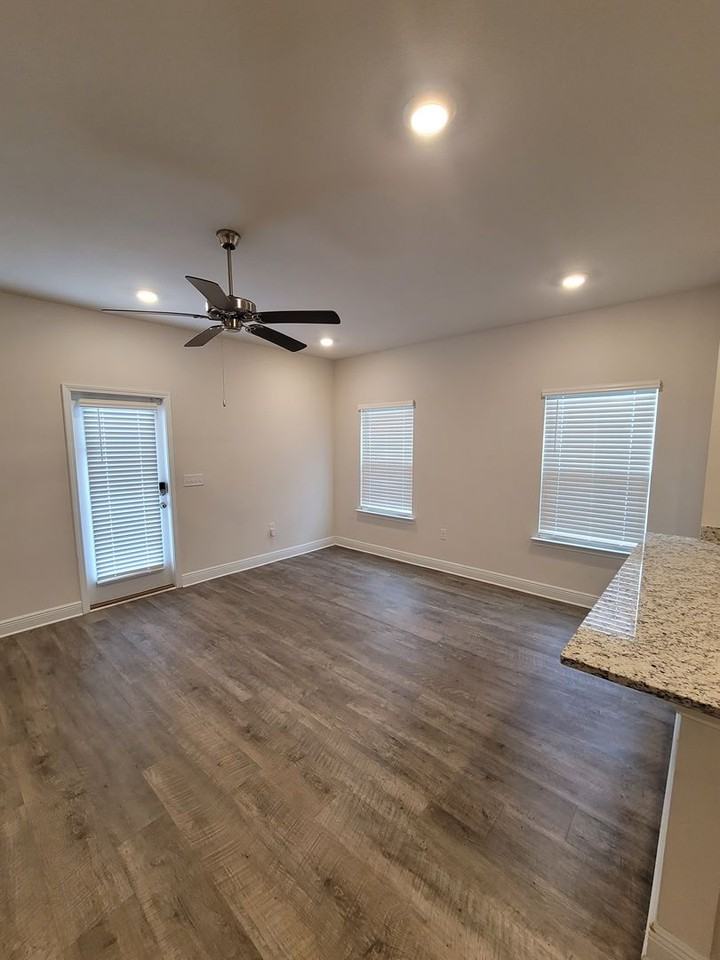 1637 Caleigh Ct - Photo 5 of 19