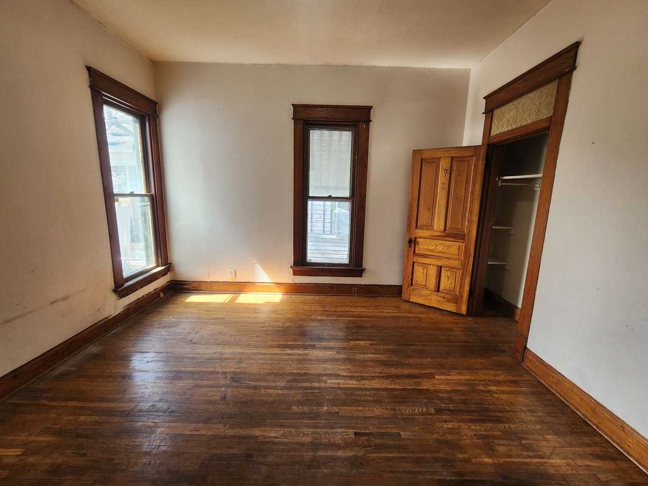 1018 6th Ave - Photo 7 of 16