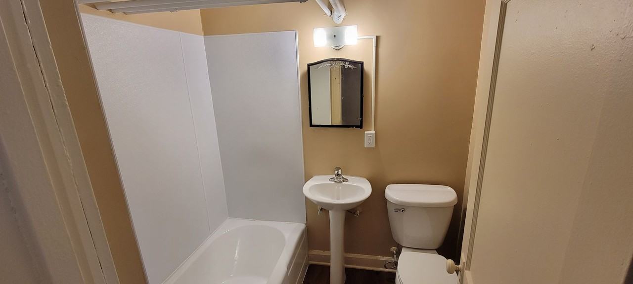 The Green Lodge - Photo 4 of 38