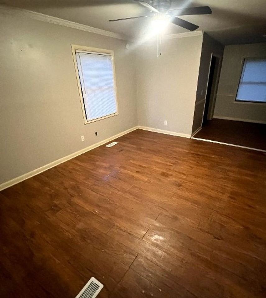 1136 Chalbena Ave - Photo 3 of 8