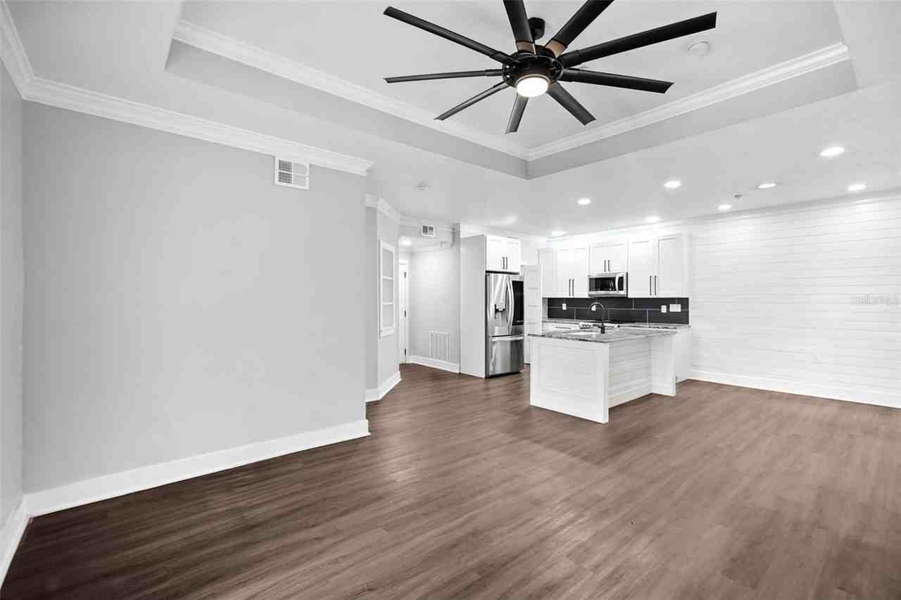 5304 Bay Club Cir - Photo 6 of 31