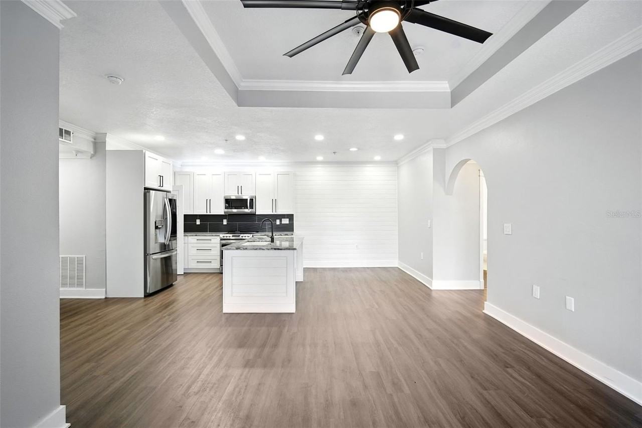 5304 Bay Club Cir - Photo 7 of 31