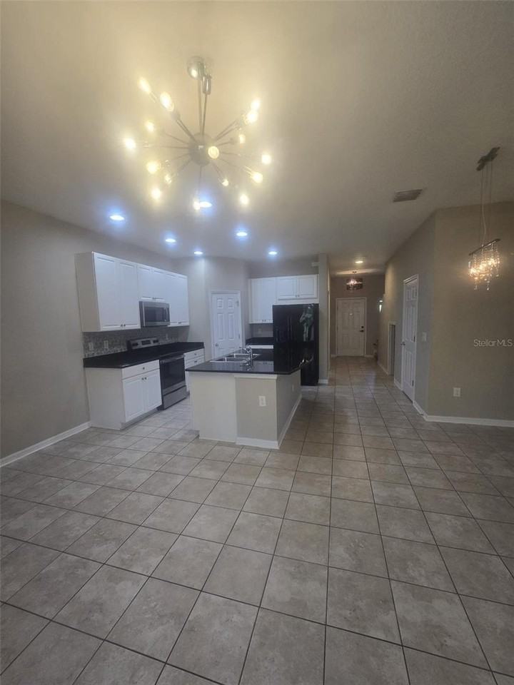 6978 Holly Heath Dr - Photo 7 of 37