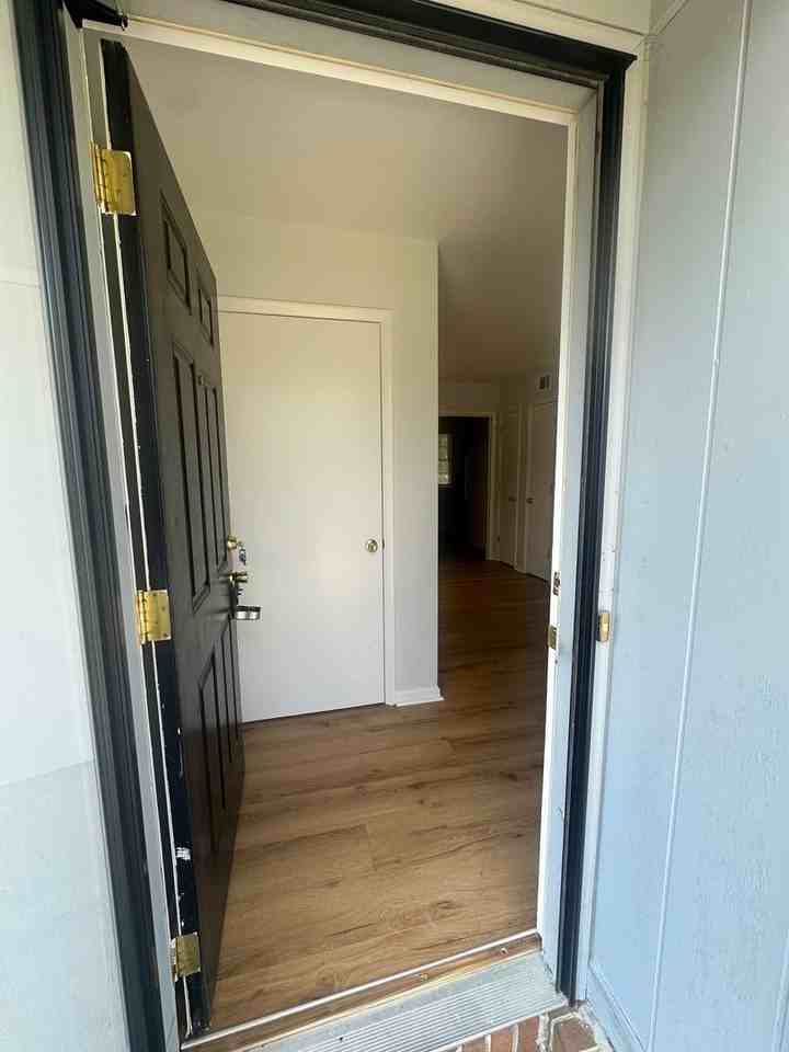 732 Montclair Dr - Photo 2 of 17