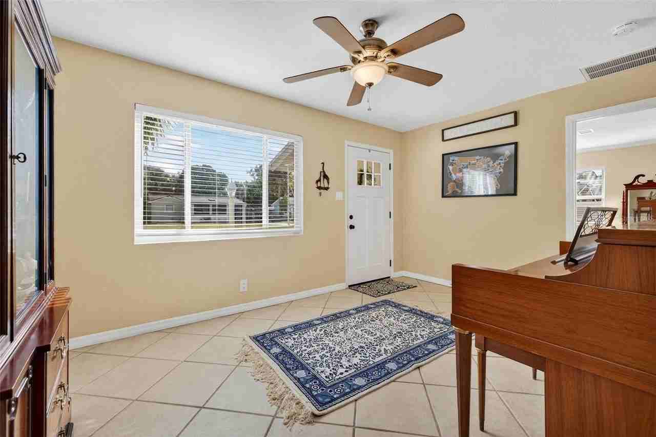 1334 59th St N - Photo 5 of 36