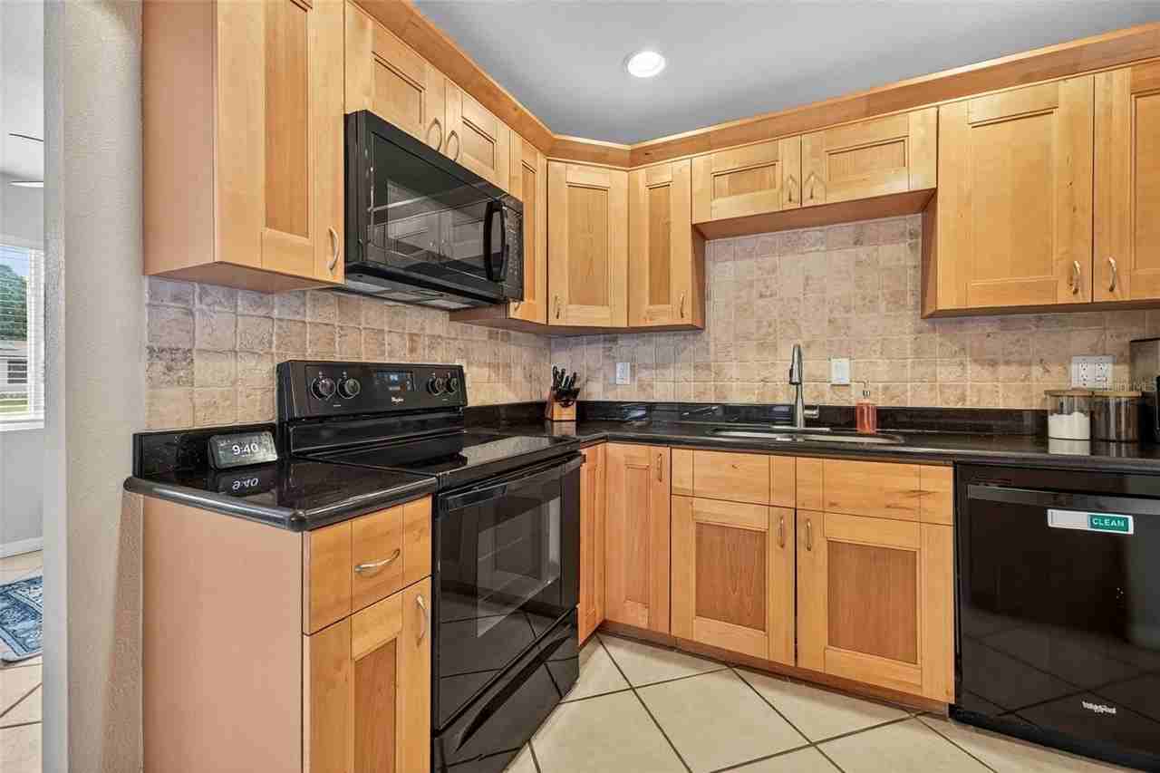 1334 59th St N - Photo 7 of 36