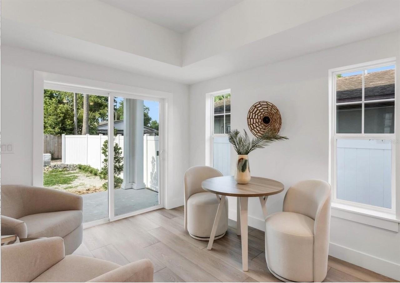 2333 W Beach St - Photo 7 of 16