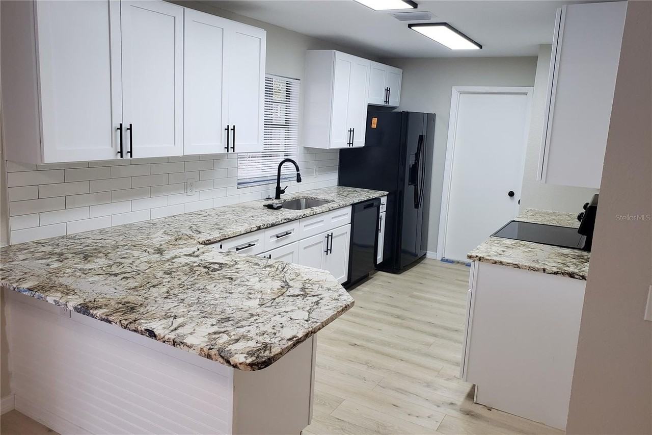 4284 Everett Ave - Photo 6 of 26