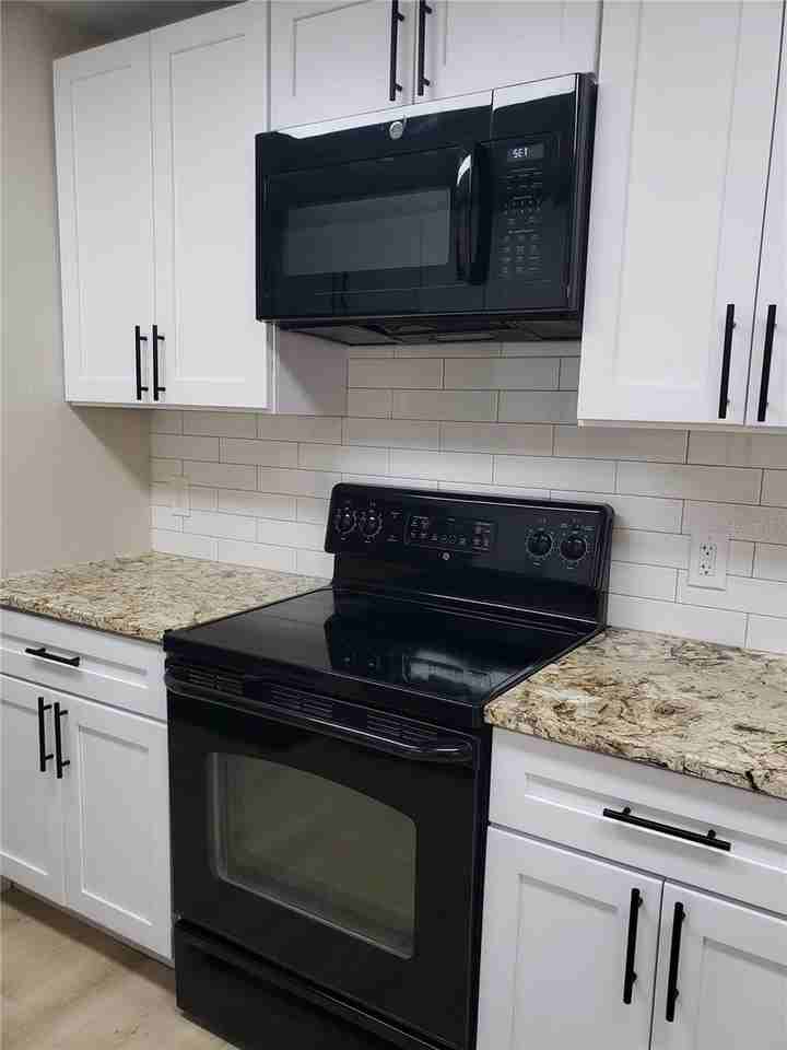 4284 Everett Ave - Photo 7 of 26