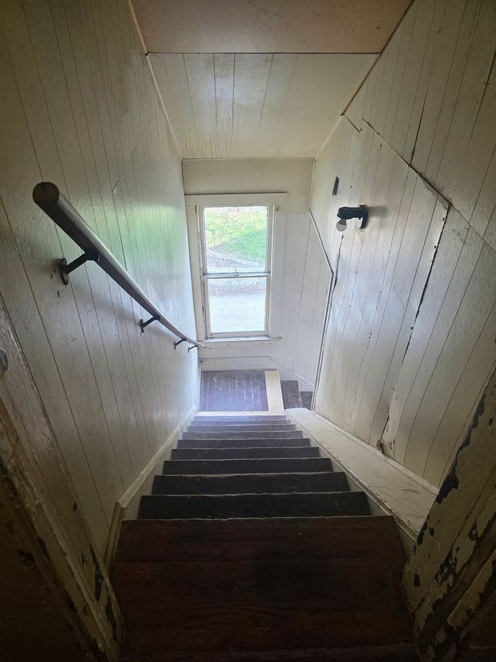 536 E Center St - Photo 2 of 14