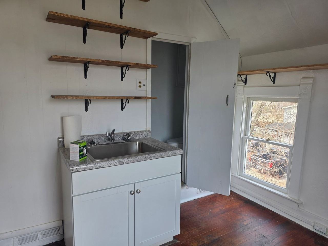 536 E Center St - Photo 4 of 14