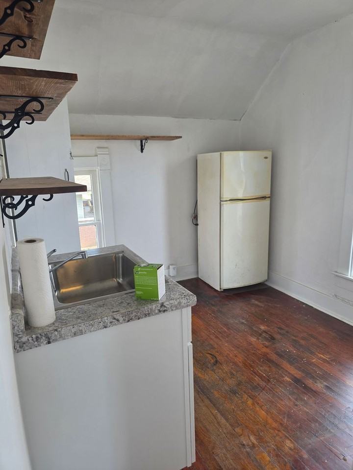 536 E Center St - Photo 5 of 14