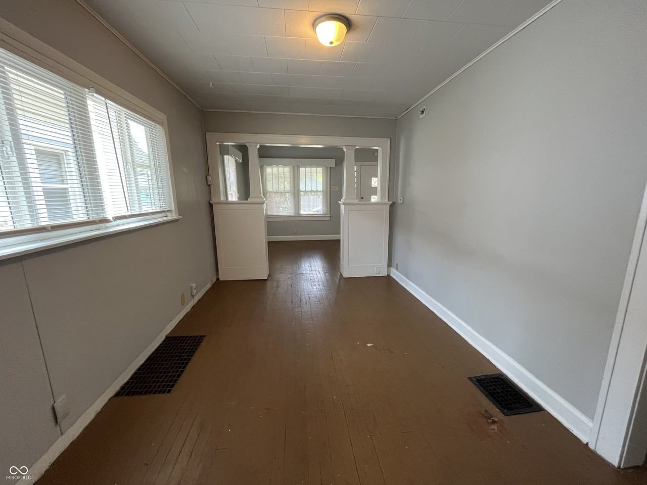 1527 N Chester Ave - Photo 2 of 22