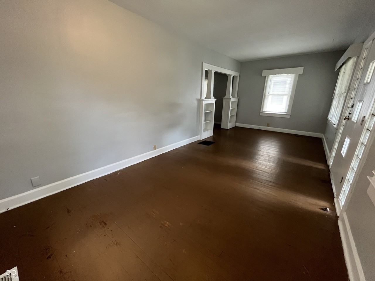 1527 N Chester Ave - Photo 5 of 22