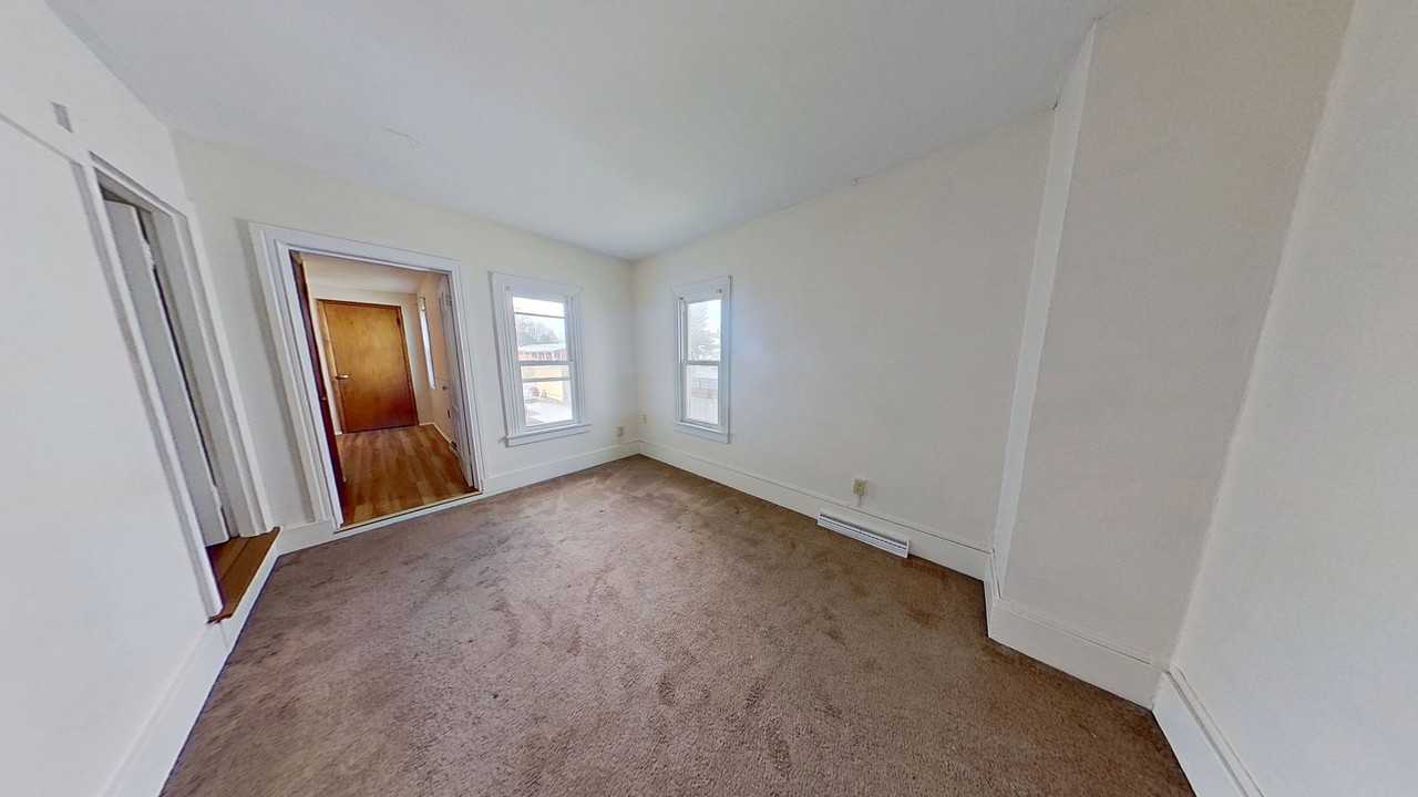 18 W High St - Photo 5 of 9