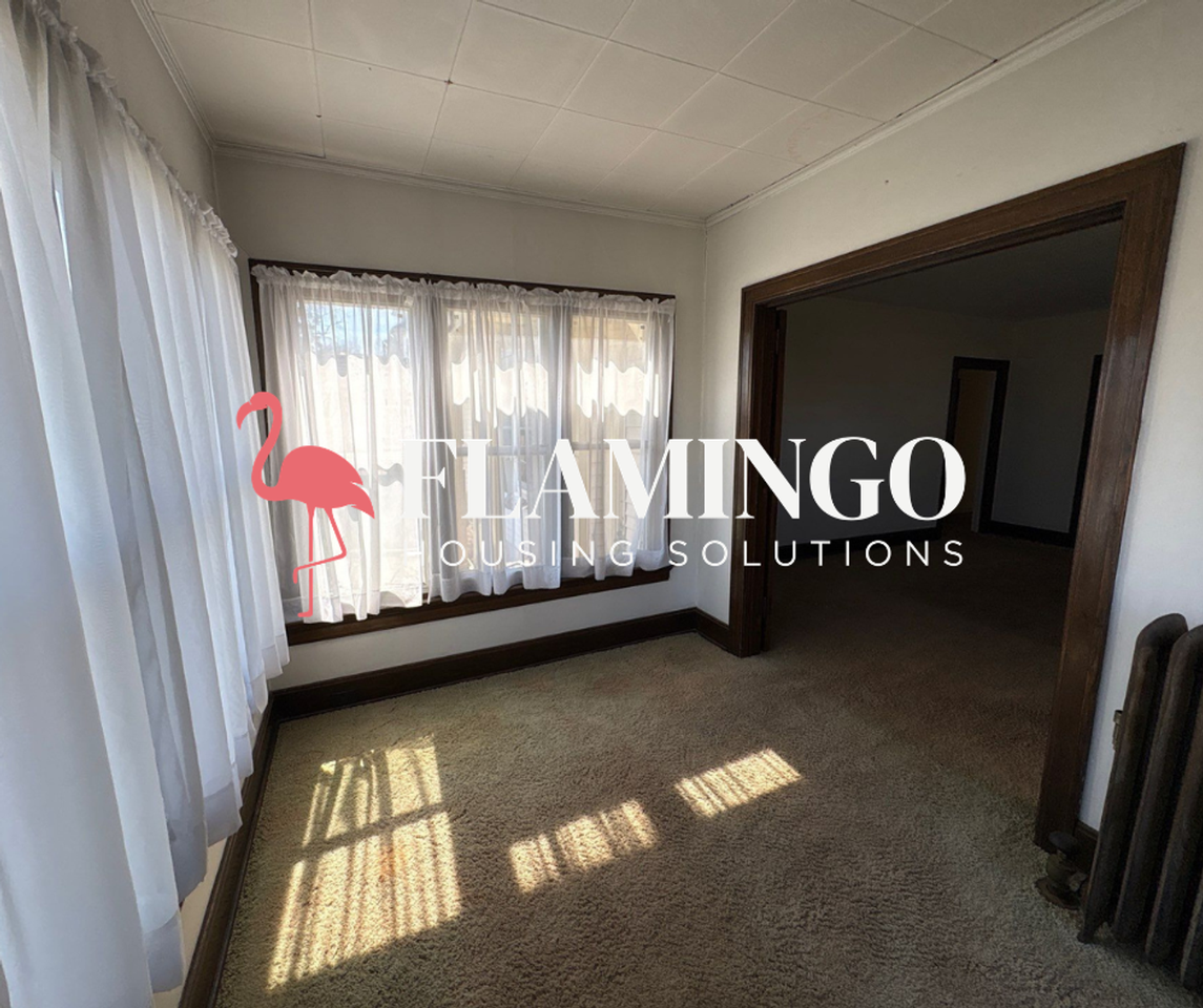 202 Kenwood Ave - Photo 2 of 32