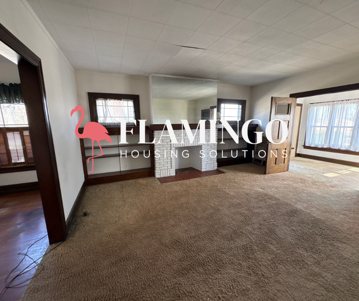 202 Kenwood Ave - Photo 4 of 32