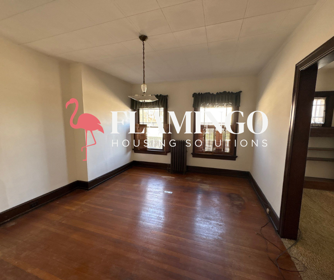 202 Kenwood Ave - Photo 6 of 32