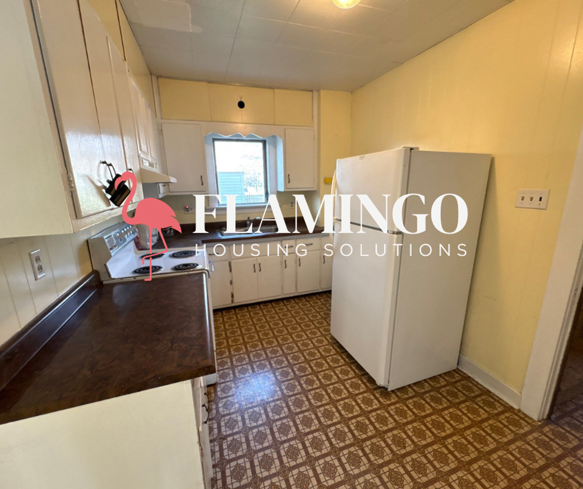 202 Kenwood Ave - Photo 7 of 32