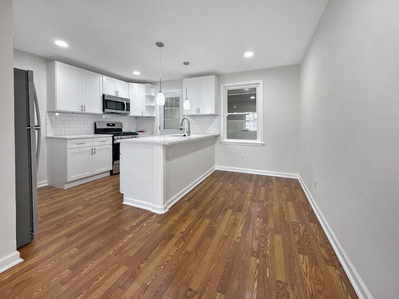 988 Dalton Ave - Photo 4 of 26