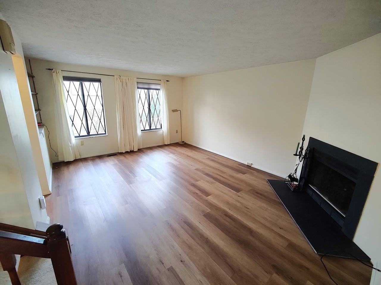 102 Sonnybrook Ct - Photo 4 of 29