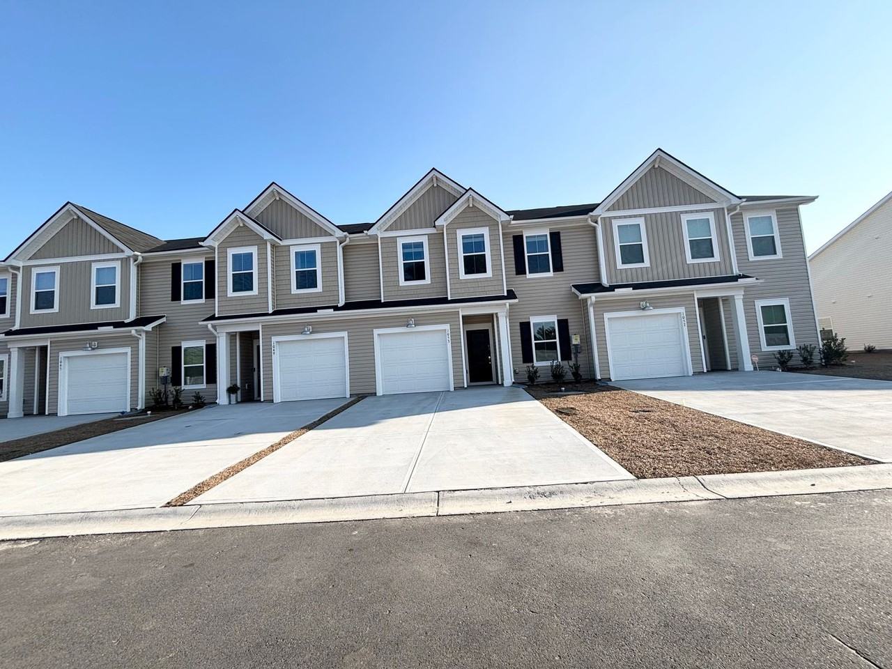 1053 1053 Arborwood Dr. SW  - 1053 Arborwood Dr. SW - Photo 2 of 31
