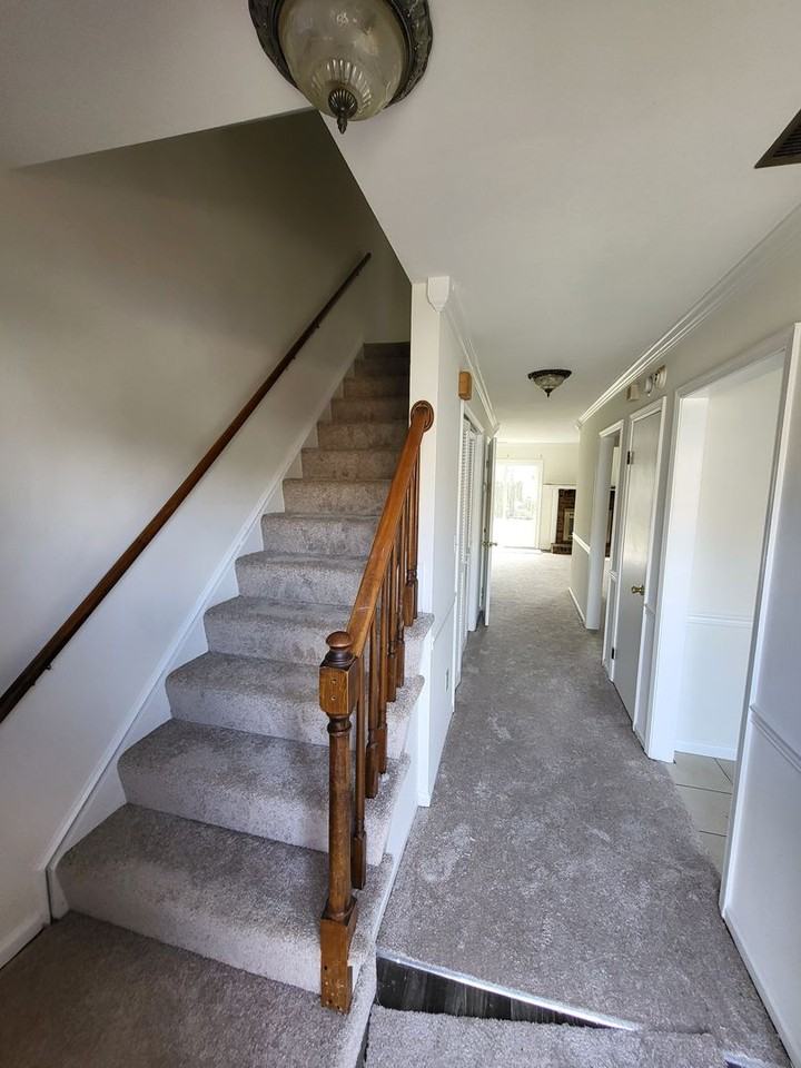 5533 Old Guard Cres - Photo 2 of 11