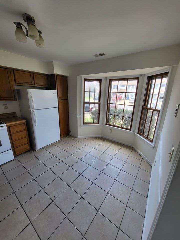 5533 Old Guard Cres - Photo 4 of 11