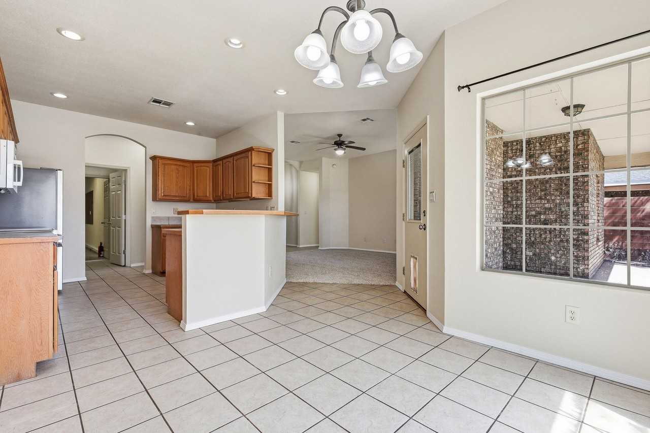 1036 San Cristo St - Photo 4 of 31