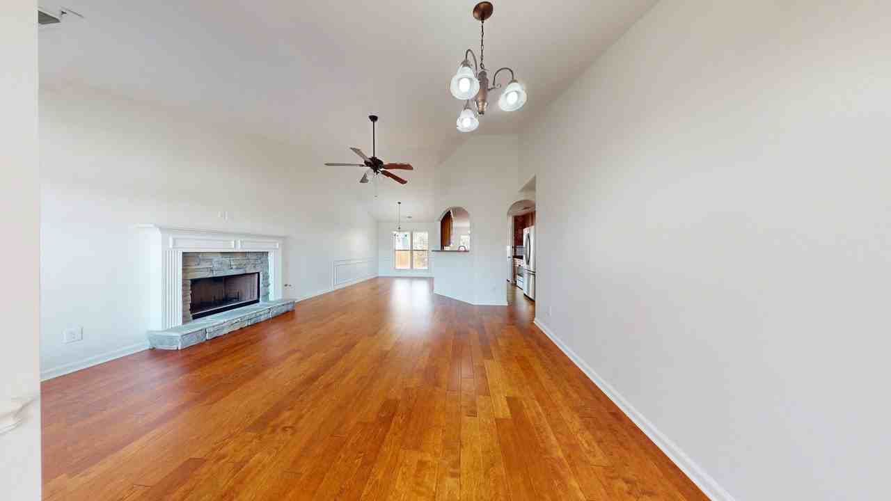 2704 Matsu Ln - Photo 2 of 12