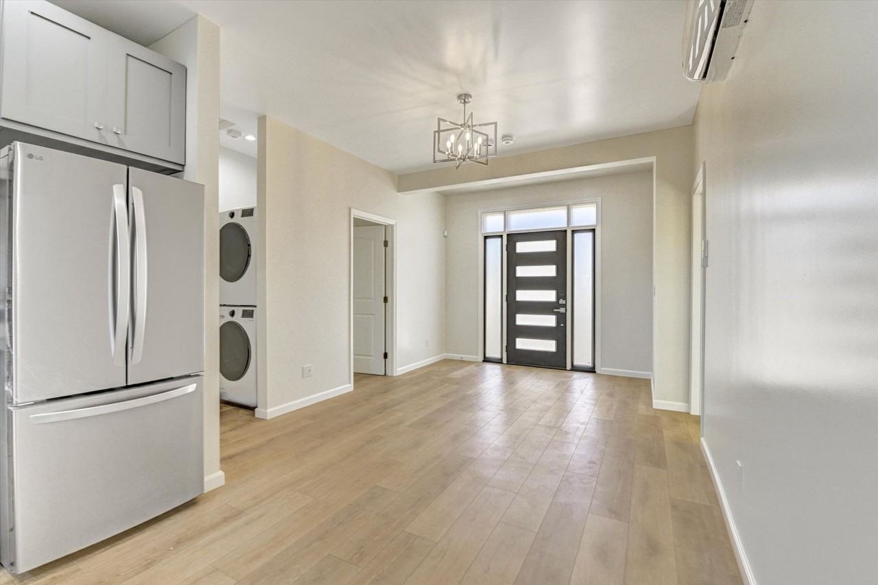 4956 Vejar Dr - Photo 7 of 36