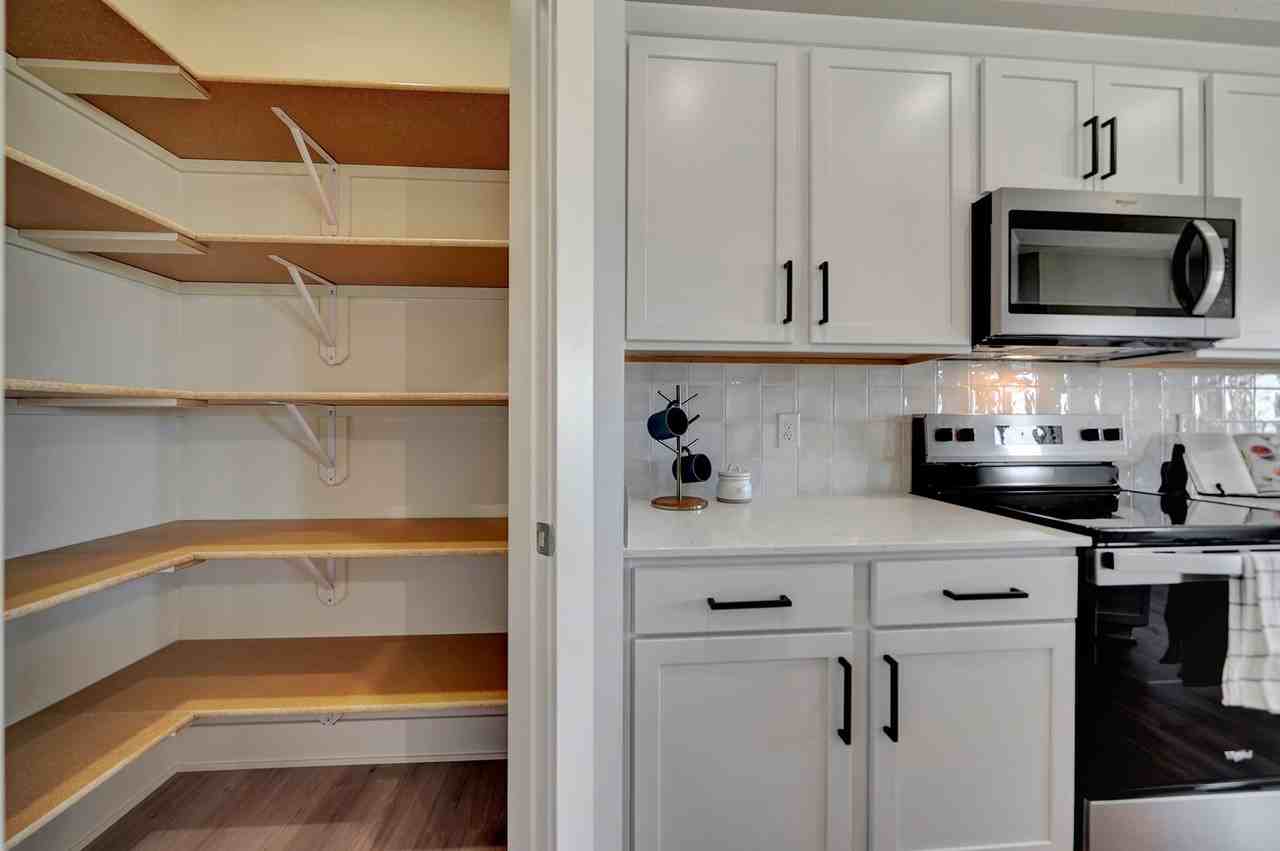 5056 Spire St - Photo 5 of 17