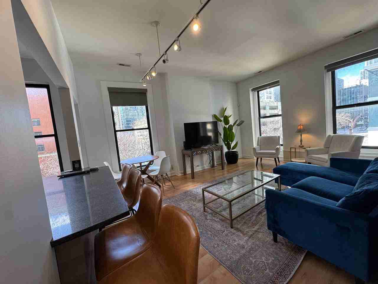 1 E Huron St - Photo 3 of 24