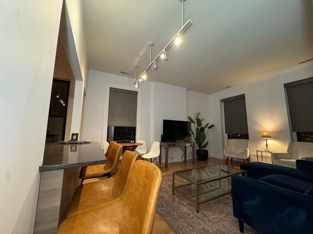 1 E Huron St - Photo 5 of 24