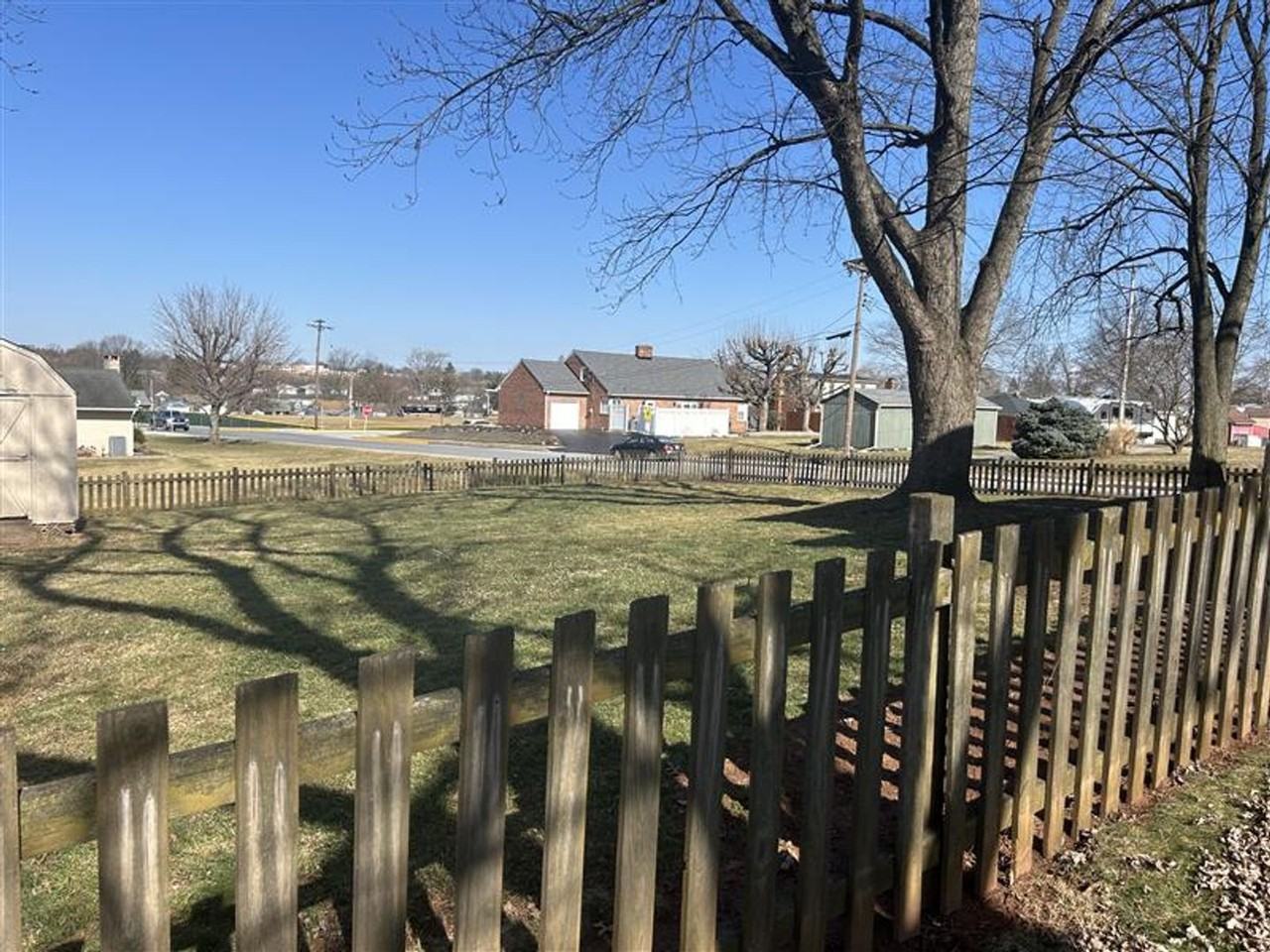 204 S 7th St - Photo 3 of 14