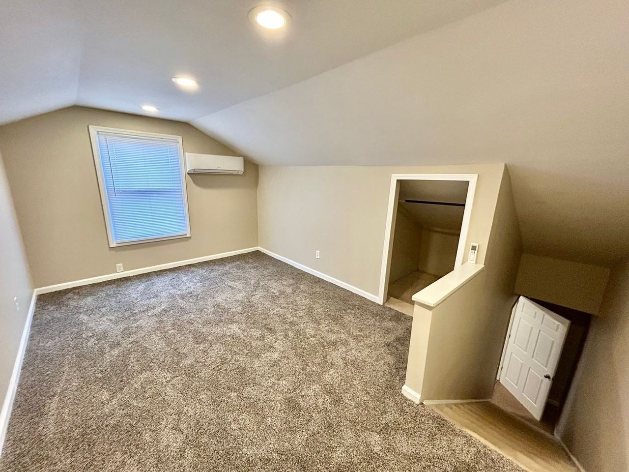 3360 Gatewood Ct - Photo 3 of 20