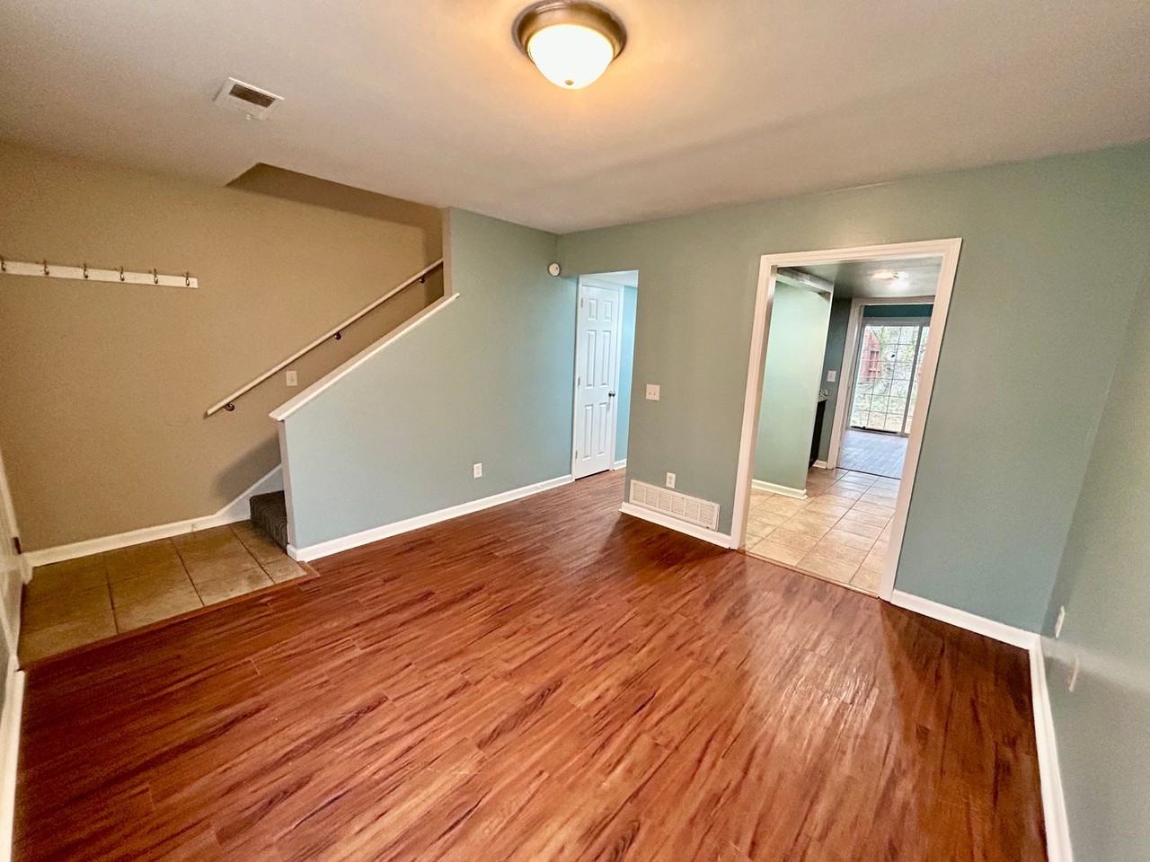 3360 Gatewood Ct - Photo 5 of 20